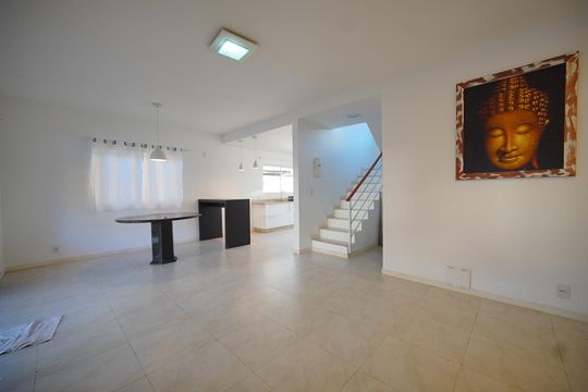 Sala de casa para alugar com 2 quartos, 110m² em Rio Tavares, Florianópolis