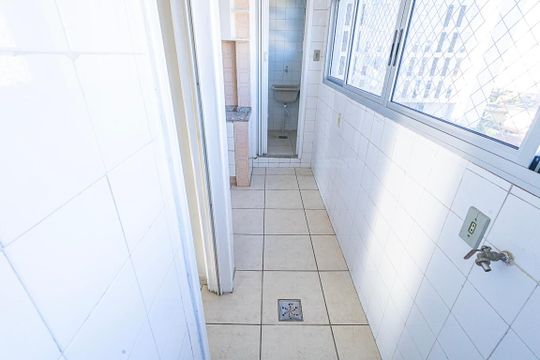 Área de serviço de apartamento para alugar com 2 quartos, 77m² em Liberdade, Belo Horizonte