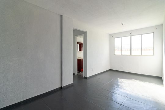 Sala de apartamento para alugar com 2 quartos, 52m² em Realengo, Rio de Janeiro