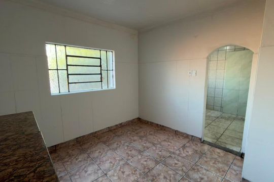Cozinha de casa de condomínio para alugar com 1 quarto, 150m² em Floresta, Belo Horizonte