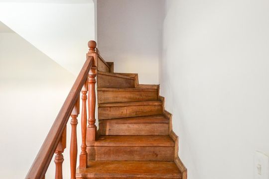 Escada de casa à venda com 2 quartos, 75m² em Vila Progresso (zona Norte), São Paulo