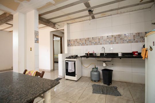 Cozinha e Área de Serviço de casa de condomínio à venda com 3 quartos, 120m² em Ceilândia, Brasília