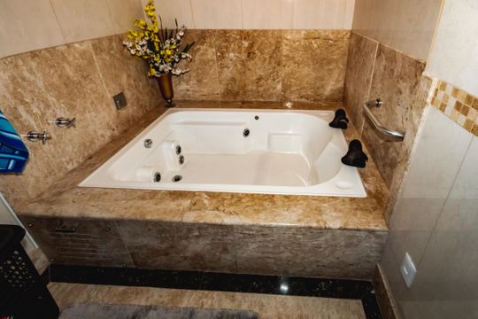 Banheiro do Quarto 3 de casa à venda com 3 quartos, 472m² em Planalto, Belo Horizonte