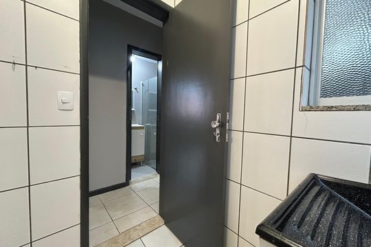 Área de Serviço de apartamento para alugar com 3 quartos, 73m² em Itacorubi, Florianópolis