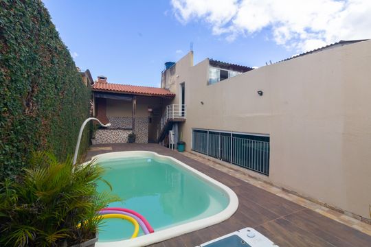 Piscina de casa para alugar com 2 quartos, 180m² em Parque Dom Joao Neri, São Paulo