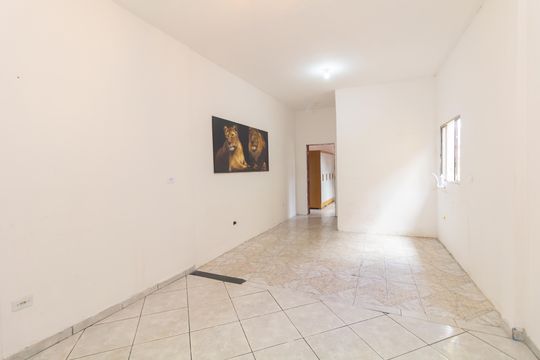 Casa para alugar com 2 quartos, 180m² em Parque Dom Joao Neri, São Paulo