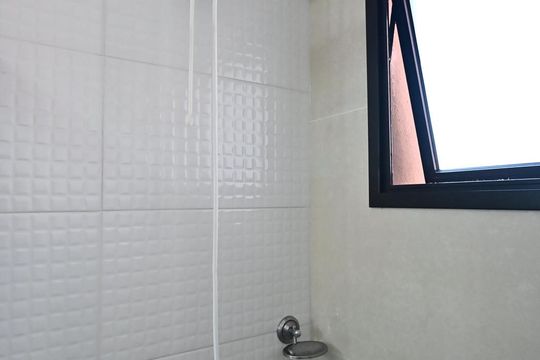 Banheiro de apartamento para alugar com 2 quartos, 85m² em Jardim Maria Rosa, Taboão da Serra