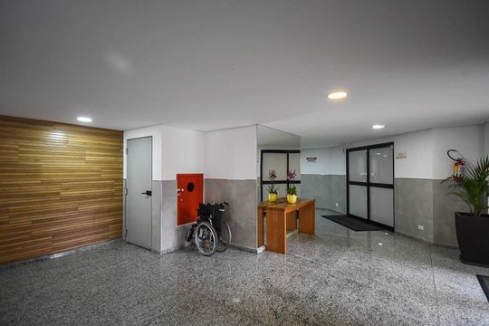 Hall Social de apartamento para alugar com 2 quartos, 85m² em Jardim Maria Rosa, Taboão da Serra
