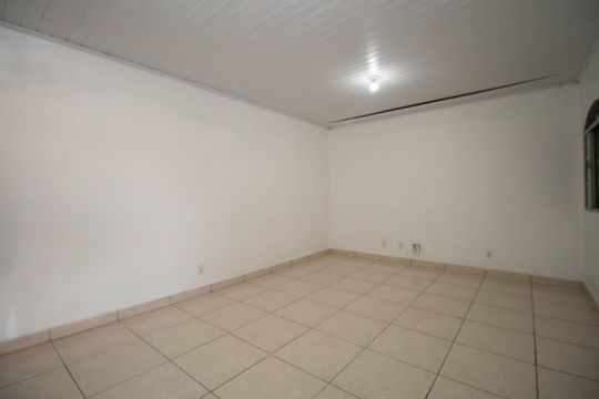 Sala de casa para alugar com 4 quartos, 100m² em Qsf, Brasília