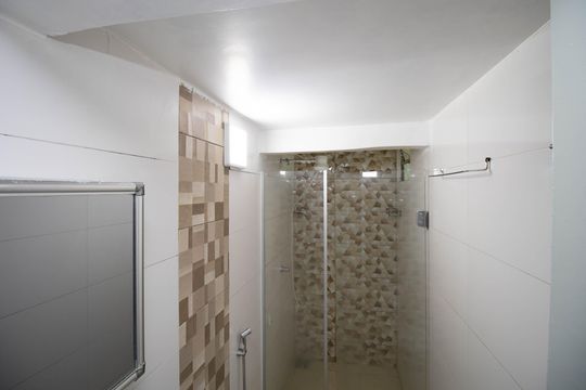 Banheiro da Suíte de casa para alugar com 4 quartos, 100m² em Qsf, Brasília