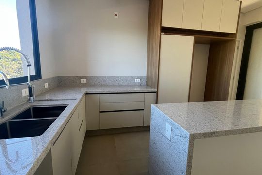 Apartamento à venda com 4 quartos, 243m² em Jardim das Paineiras, Campinas