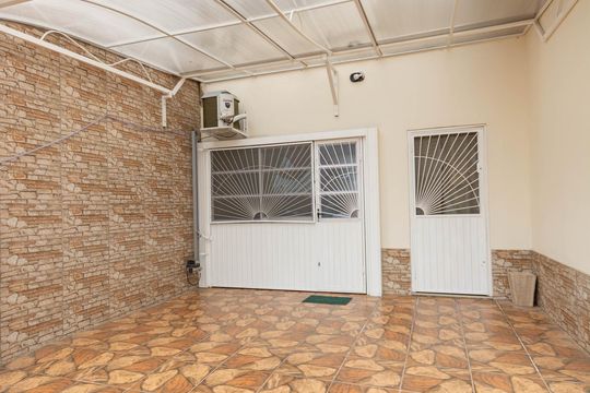 Casa à venda com 4 quartos, 130m² em Harmonia, Canoas