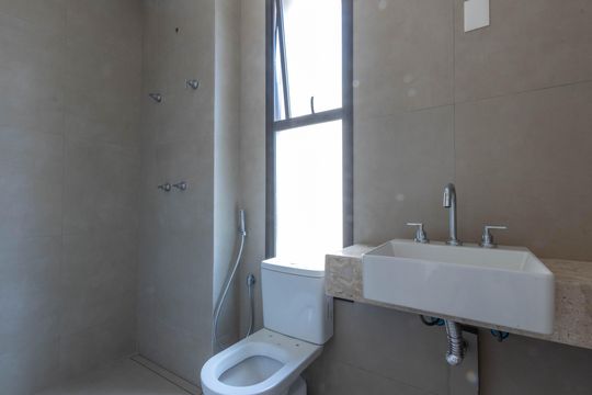 Banheiro  de apartamento à venda com 3 quartos, 116m² em Vila Das Flores, Nova Lima