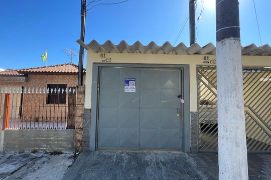 Fachada+Placa de casa para alugar com 2 quartos, 100m² em Vila Clara, São Paulo