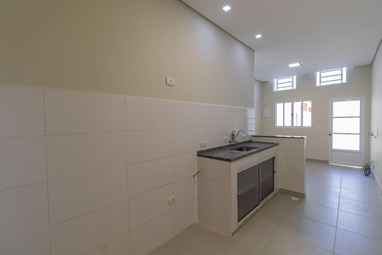 Sala e Cozinha de casa para alugar com 2 quartos, 100m² em Vila Clara, São Paulo