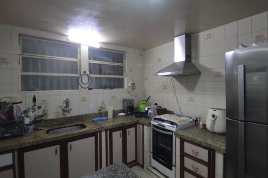 Cozinha de casa à venda com 3 quartos, 180m² em Alípio de Melo, Belo Horizonte