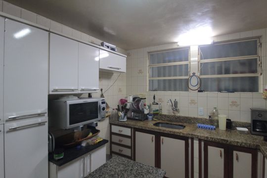 Cozinha de casa à venda com 3 quartos, 180m² em Alípio de Melo, Belo Horizonte