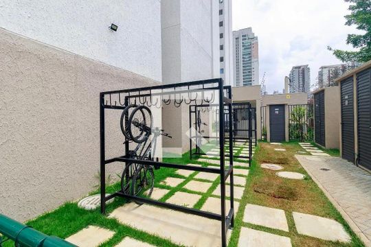 Bicicletário  de apartamento para alugar com 2 quartos, 32m² em Jardim Caravelas, São Paulo