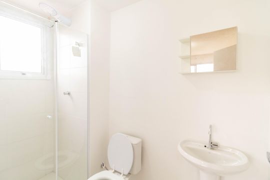 Banheiro Suíte de apartamento para alugar com 1 quarto, 25m² em Parque Industrial Tomas Edson, São Paulo