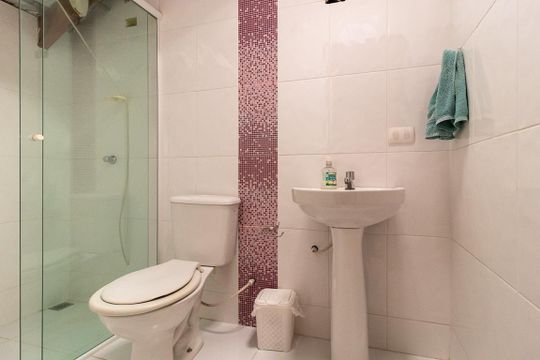 Banheiro 3 de casa à venda com 3 quartos, 223m² em Centro, Curitiba