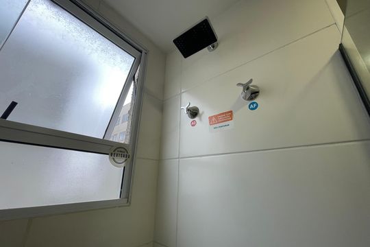 Banheiro de apartamento para alugar com 2 quartos, 42m² em Jardim Arpoador, São Paulo