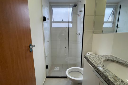 Banheiro de apartamento para alugar com 2 quartos, 42m² em Jardim Arpoador, São Paulo