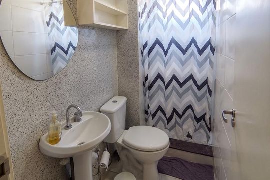 Banheiro de apartamento para alugar com 3 quartos, 67m² em Passo d’Areia, Porto Alegre