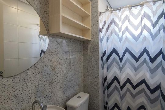 Banheiro de apartamento para alugar com 3 quartos, 67m² em Passo d’Areia, Porto Alegre