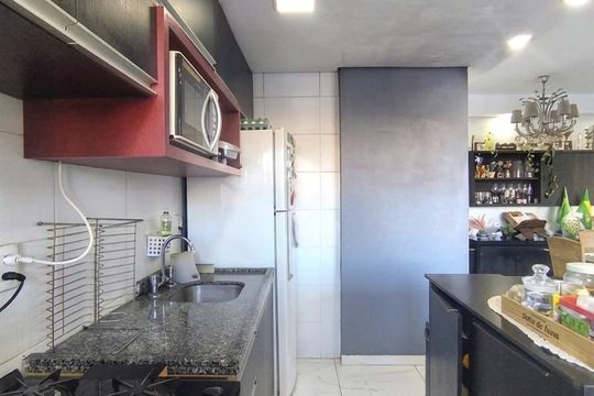Cozinha de apartamento para alugar com 3 quartos, 67m² em Passo d’Areia, Porto Alegre
