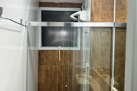 Banheiro social de apartamento para alugar com 2 quartos, 39m² em Nova Brasília, Salvador