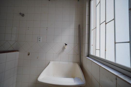 Área de Serviço de apartamento para alugar com 2 quartos, 50m² em Serraria, São José