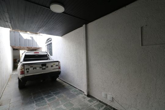Garagem de casa à venda com 4 quartos, 450m² em Conceição, Diadema