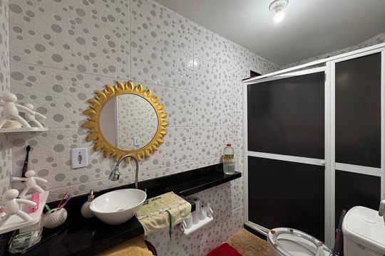 Banheiro Social de casa à venda com 2 quartos, 29m² em Recreio dos Bandeirantes, Rio de Janeiro