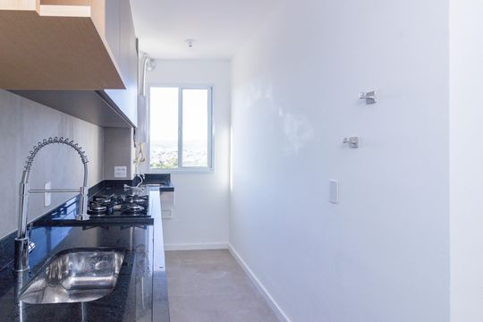 Cozinha de apartamento para alugar com 2 quartos, 40m² em Nossa Senhora do O, São Paulo