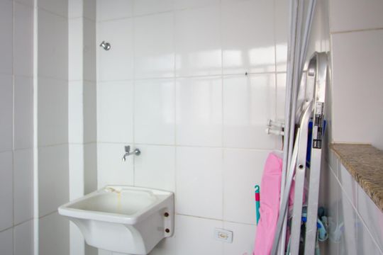 Área de Serviço de apartamento para alugar com 2 quartos, 68m² em Mutondo, São Gonçalo