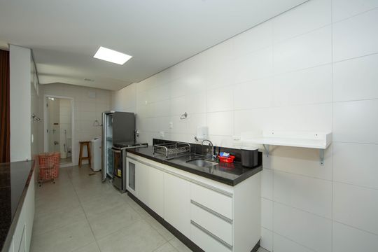 COZINHA de apartamento para alugar com 2 quartos, 60m² em Centro, Belo Horizonte