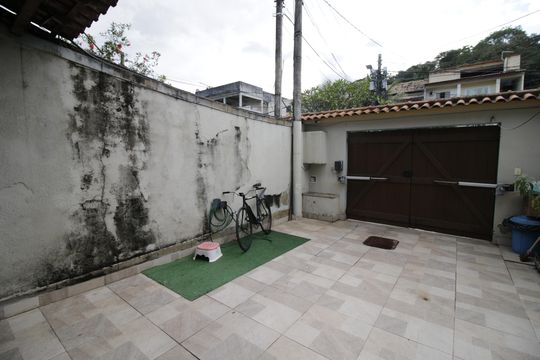 Quintal de casa à venda com 2 quartos, 130m² em Curicica, Rio de Janeiro