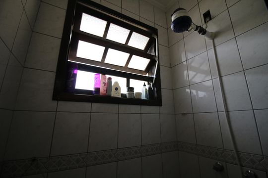 Banheiro da Suíte 2 de casa à venda com 2 quartos, 130m² em Curicica, Rio de Janeiro