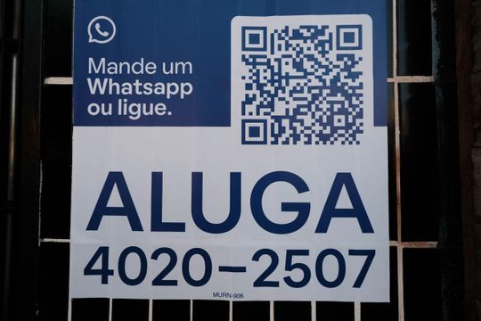 Placa de apartamento para alugar com 2 quartos, 70m² em Vila Talarico, São Paulo
