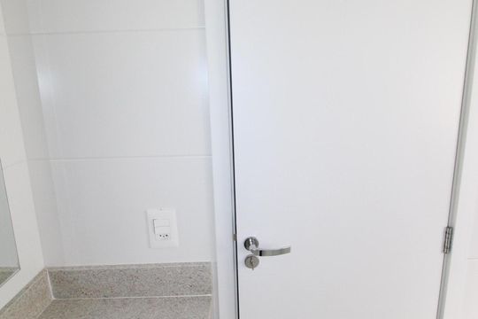 Banheiro da Suíte de apartamento para alugar com 1 quarto, 78m² em Parque Residencial Aquarius, São José dos Campos