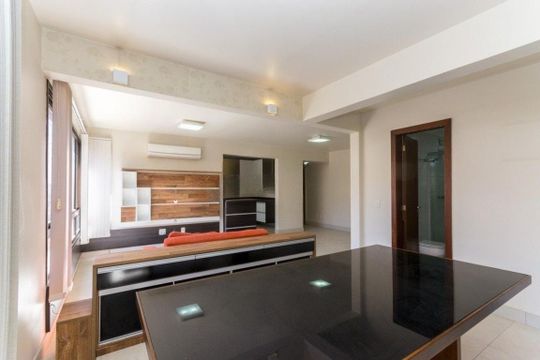 Sala de apartamento para alugar com 2 quartos, 88m² em São João, Porto Alegre