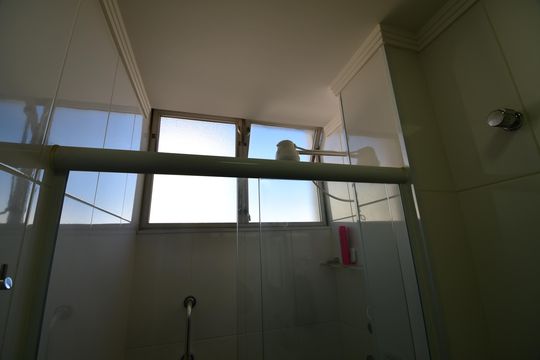 Banheiro 1 de apartamento à venda com 3 quartos, 156m² em Vila Itapura, Campinas