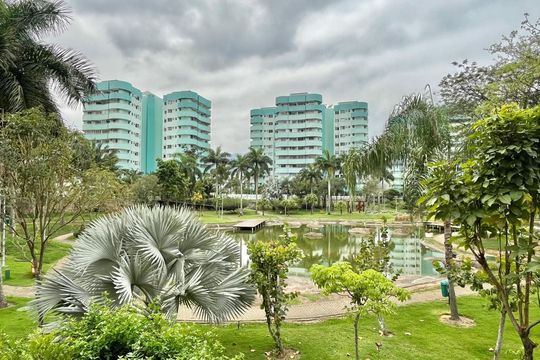 Área comum - Praça de apartamento para alugar com 1 quarto, 50m² em Barra Olímpica, Rio de Janeiro