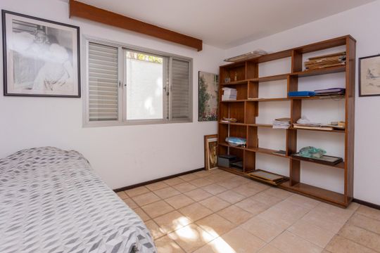 Quarto da Edícula de casa à venda com 4 quartos, 790m² em Jardim Santa Helena, São Paulo