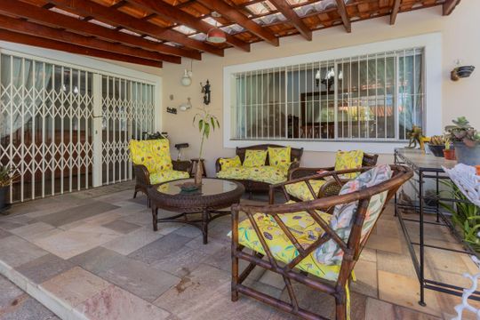Quintal de casa à venda com 4 quartos, 790m² em Jardim Santa Helena, São Paulo