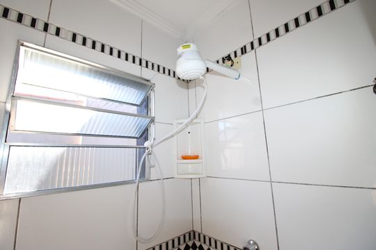 Banheiro Suíte 1 de casa à venda com 2 quartos, 84m² em Jardim Helena, São Paulo