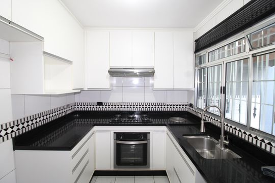 Cozinha de casa à venda com 2 quartos, 84m² em Jardim Helena, São Paulo