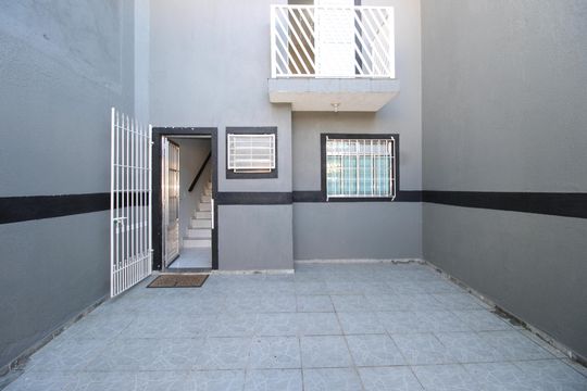 Garagem de casa à venda com 2 quartos, 84m² em Jardim Helena, São Paulo