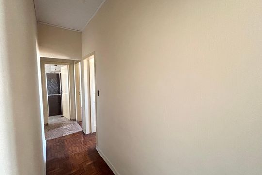Corredor  de apartamento para alugar com 2 quartos, 70m² em Vila Talarico, São Paulo
