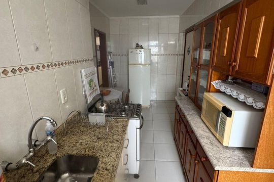 Cozinha de apartamento para alugar com 2 quartos, 75m² em Centro, Pelotas